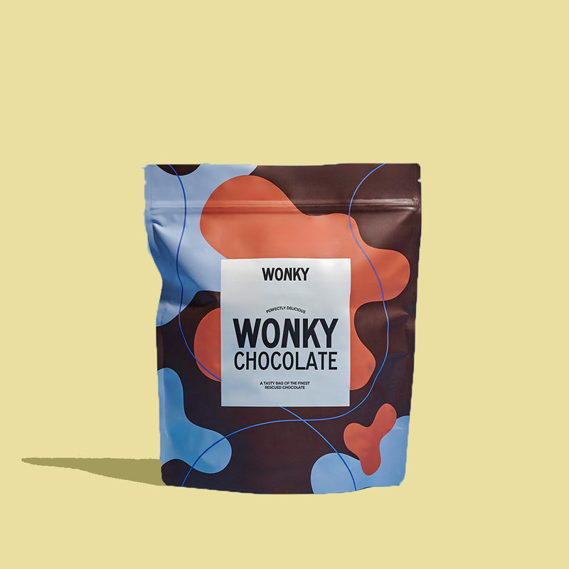 Organic milk chocolate with raisins and cashew